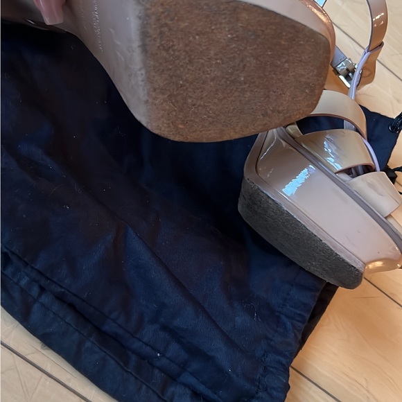 YSL TRIBUTE PLATFORM SANDALS IN PATENT LEATHER - Picture 3 of 3